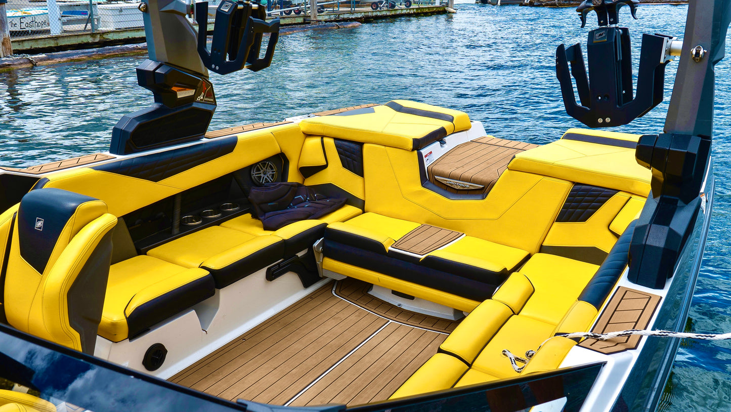 S23 Super Air Nautique 'Bumblebee' Rental