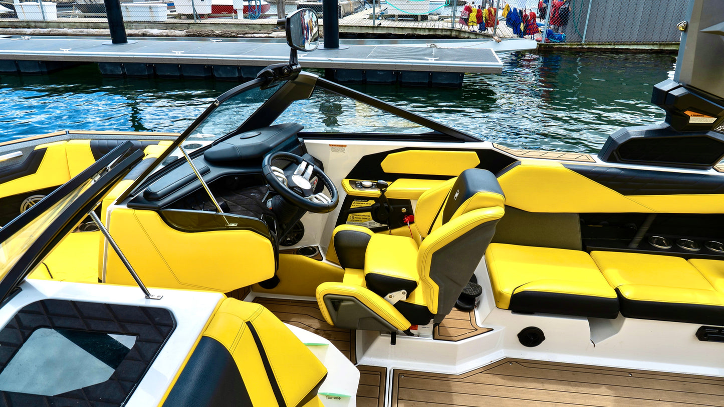 S23 Super Air Nautique 'Bumblebee' Rental